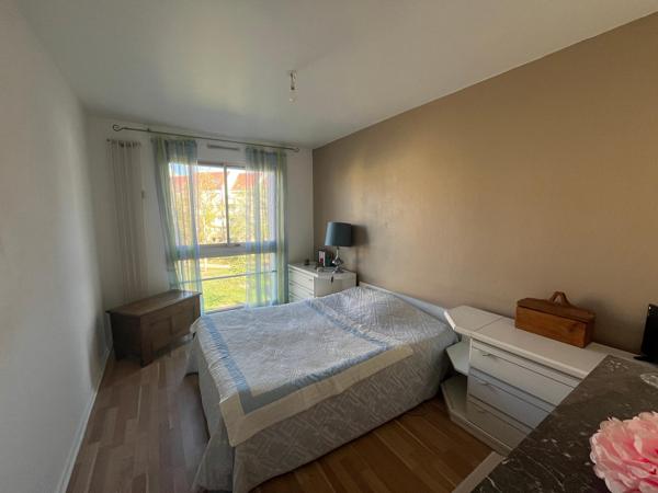 Secteur 4 AS, appartement F3 de 70 m² avec large balcon et ascenseur