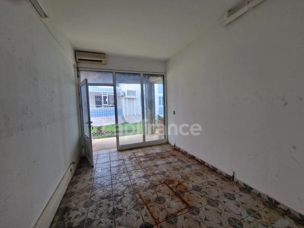 Local commercial à vendre – Bas-du-Fort (Le Gosier)