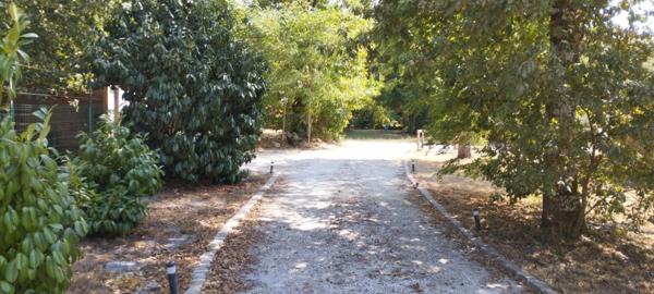 Maison contemporaine de 2019, quartier Naz De Hé à Salles