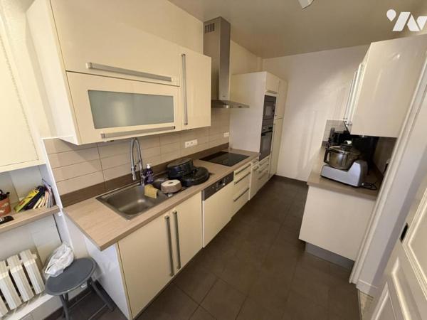 Vaste maison avec jardin et stationnements quartier Bucaille