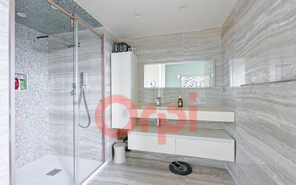 Appartement à vendre    5 pièces • 119,26 m2 Paris 20