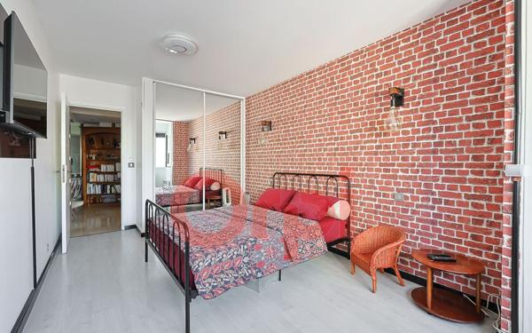 Appartement à vendre    5 pièces • 119,26 m2 Paris 20