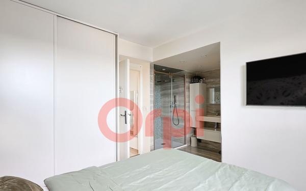 Appartement à vendre    5 pièces • 119,26 m2 Paris 20