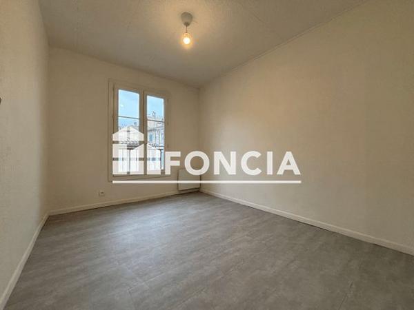 Location Appartement 4 pièces 70.25 m² - 59 Rue de la Brèche Cavaillon 84300
