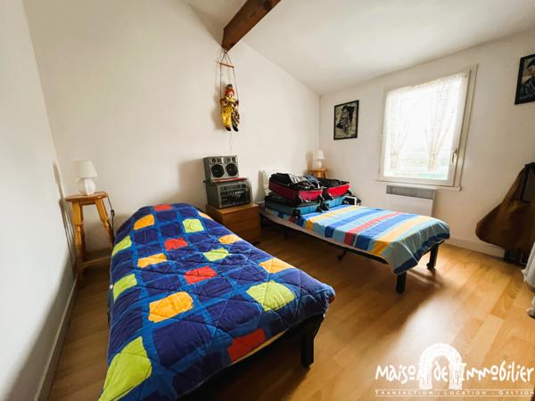 MAISON PROCHE CENTRE - MESCHERS SUR GIRONDE - 4 PIECES - JARDIN -DEPENDANCES