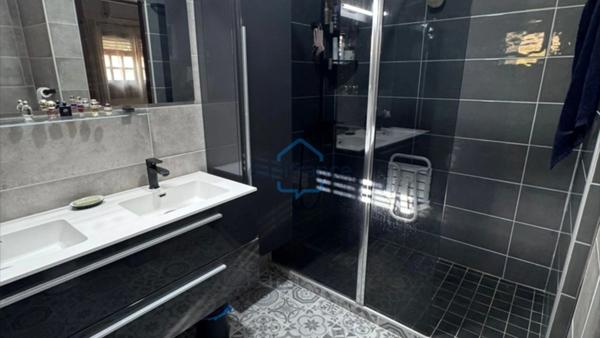 Coup de cœur pour cette magnifique maison de plain pied avec piscine !