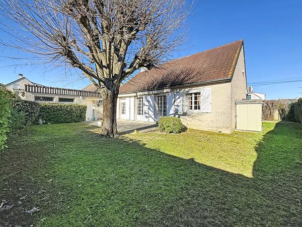 Pavillon indépendant vivable de plain pied, situé à Trilport - 130 m2 - 5 chambres - jardin - garage double et atelier.