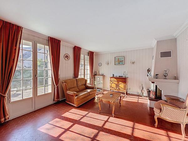 Pavillon indépendant vivable de plain pied, situé à Trilport - 130 m2 - 5 chambres - jardin - garage double et atelier.