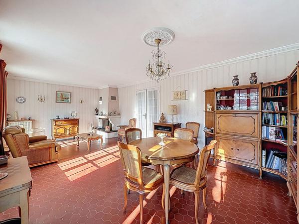 Pavillon indépendant vivable de plain pied, situé à Trilport - 130 m2 - 5 chambres - jardin - garage double et atelier.