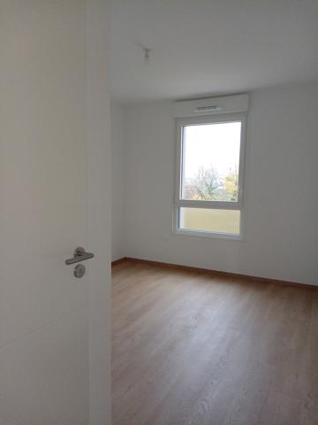 BEZANNES- Résidence Le Fairway- Apt T4 de 93.69m2 avec terra