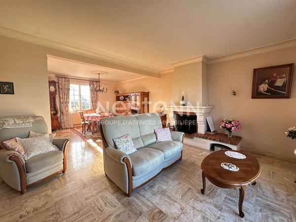 Beau pavillon de 84.77 m² comprenant 2 chambres à vendre avec terrain clos à Château-du-Loir (72500)