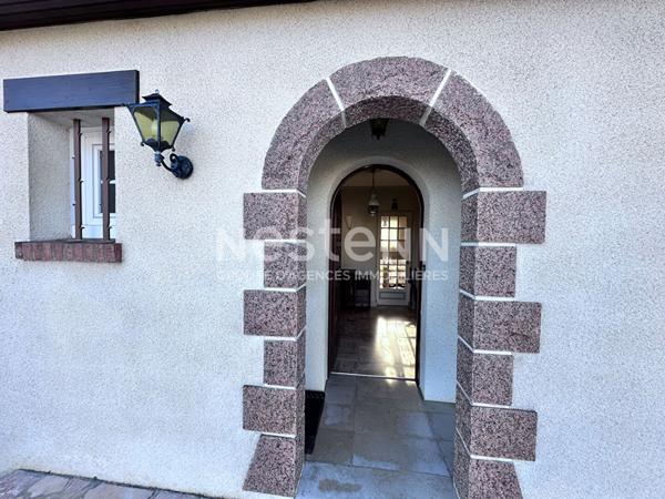 Beau pavillon de 84.77 m² comprenant 2 chambres à vendre avec terrain clos à Château-du-Loir (72500)