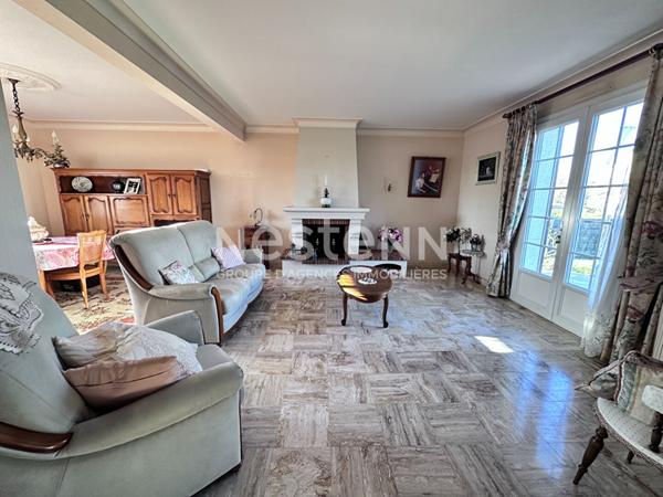 Beau pavillon de 84.77 m² comprenant 2 chambres à vendre avec terrain clos à Château-du-Loir (72500)