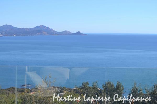 Vaste demeure contemporaine de 350 m², vue époustouflante, piscine à débordement.
