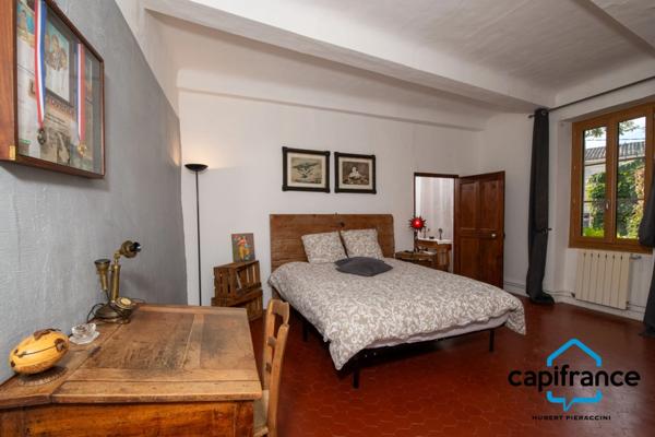 Magnifique Maison de Caractère, Proximité centre ville, calme, sans vis à vis, piscine, garage, annexe sur 462m2 de terrain