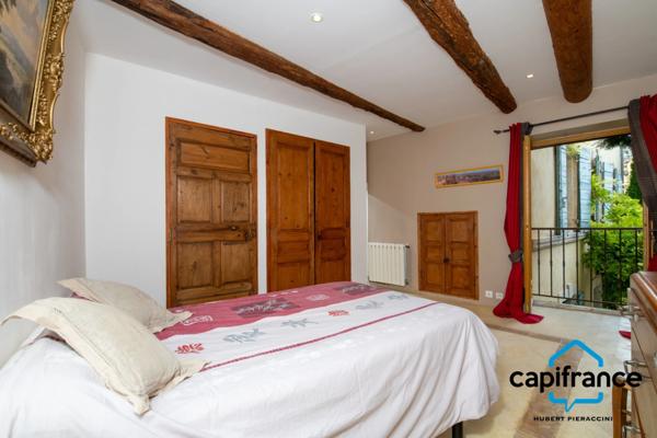 Magnifique Maison de Caractère, Proximité centre ville, calme, sans vis à vis, piscine, garage, annexe sur 462m2 de terrain