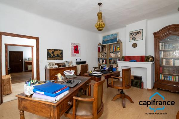 Magnifique Maison de Caractère, Proximité centre ville, calme, sans vis à vis, piscine, garage, annexe sur 462m2 de terrain