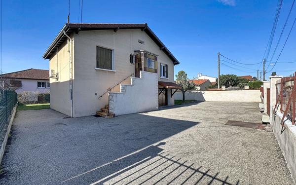 Maison à louer    4 pièces • 78 m2 Saint-Genis-Laval