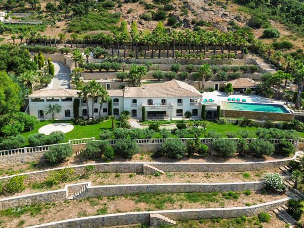 Maison à vendre  15 pièces - 580 m2 GRIMAUD - 83