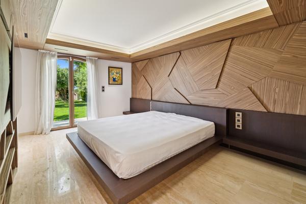 Maison à vendre  15 pièces - 580 m2 GRIMAUD - 83