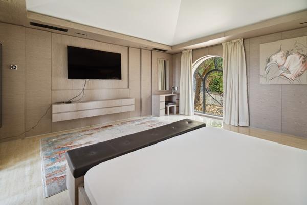 Maison à vendre  15 pièces - 580 m2 GRIMAUD - 83