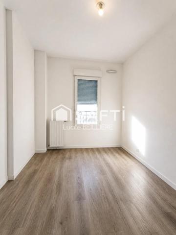 Au Blanc Mesnil 93150 appartement de 40m2, 2 pièces,1 chambre, une place de parking intérieur