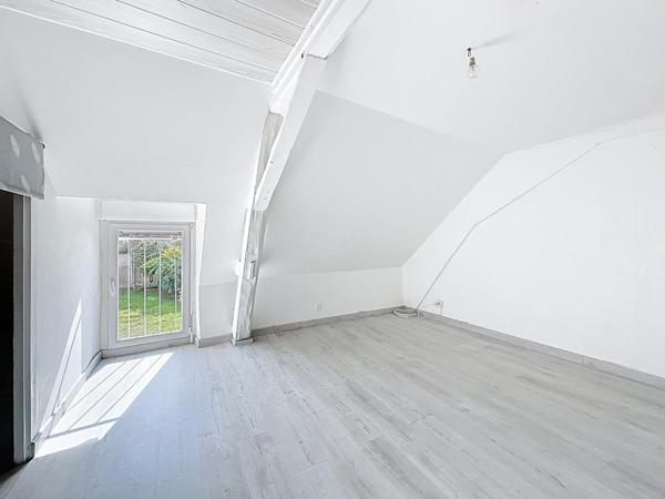 Deux maisons d’habitation avec extérieurs et dépendances