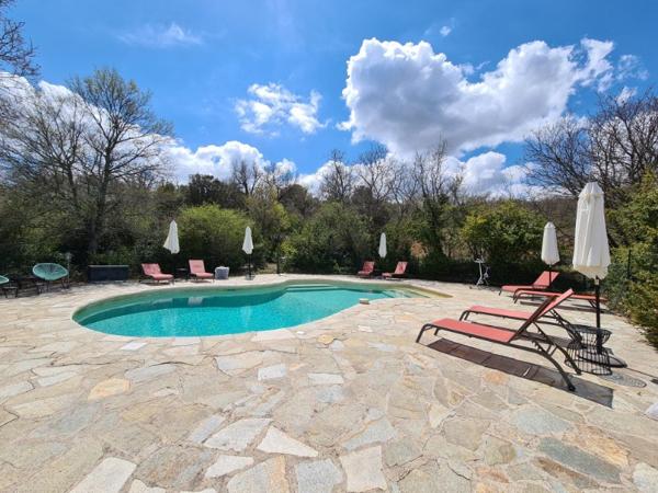 Magnifique propriété de 20 hectares dans la campagne provençale