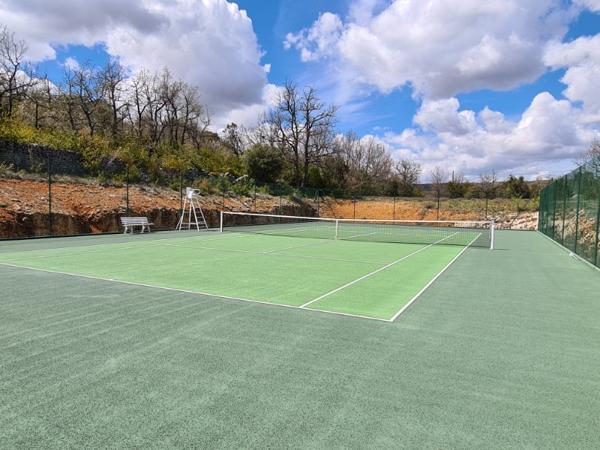 Magnifique propriété de 20 hectares dans la campagne provençale
