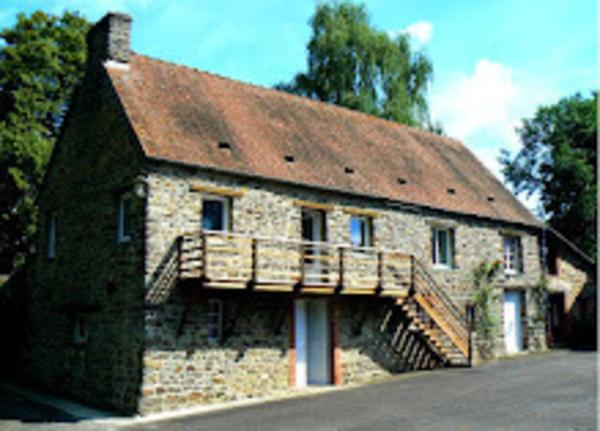 Ensemble immobilier Gîtes-Chambre d'Hôtes- événementiel à vendre- 23 pièces Proche de CLECY (14)