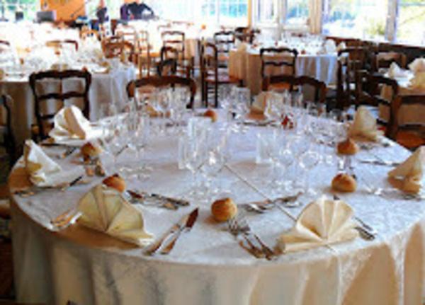 Ensemble immobilier Gîtes-Chambre d'Hôtes- événementiel à vendre- 23 pièces Proche de CLECY (14)