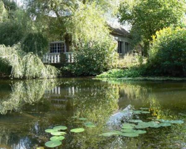 Ensemble immobilier Gîtes-Chambre d'Hôtes- événementiel à vendre- 23 pièces Proche de CLECY (14)