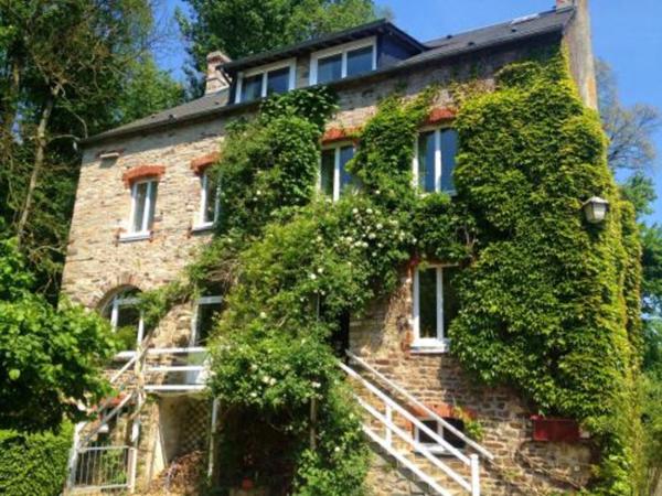 Ensemble immobilier Gîtes-Chambre d'Hôtes- événementiel à vendre- 23 pièces Proche de CLECY (14)