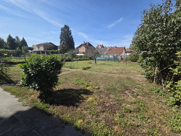 Bouzonville (57320) Maison de ville 130 m² 5 pièces avec jardin et local
