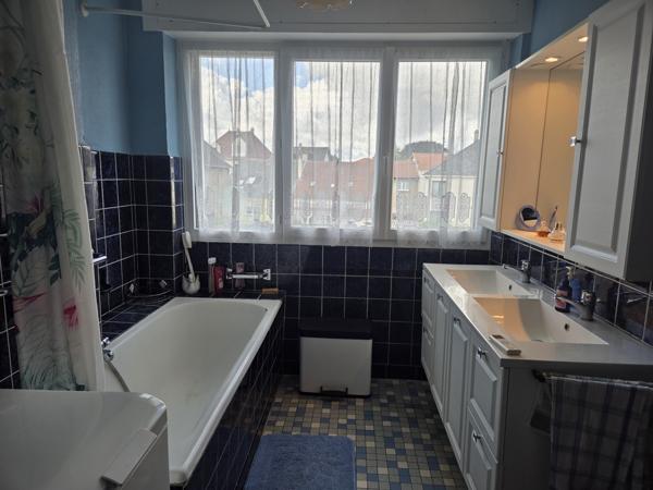 Bouzonville (57320) Maison de ville 130 m² 5 pièces avec jardin et local