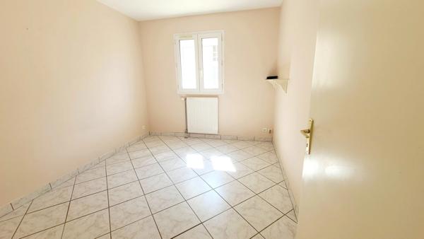 LUCE QUARTIER BECASSE - APPARTEMENT 73.55 m² - ASCENSEUR - BALCON - CAVE ET PARKING