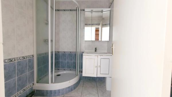 LUCE QUARTIER BECASSE - APPARTEMENT 73.55 m² - ASCENSEUR - BALCON - CAVE ET PARKING