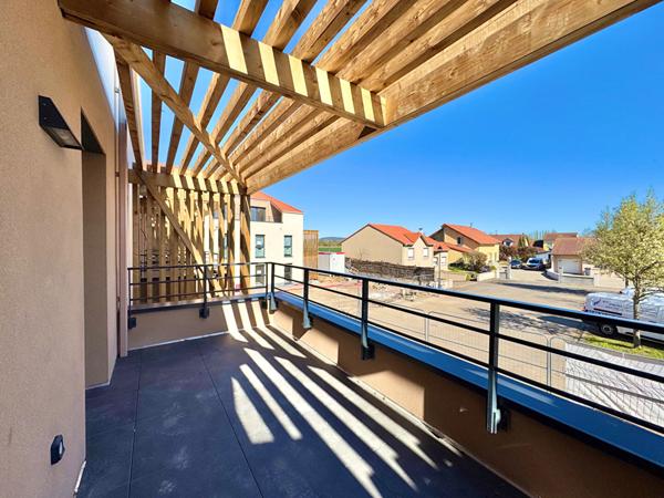 T3 flambant neuf avec sa terrasse de 10m² + 2 parkings extérieurs