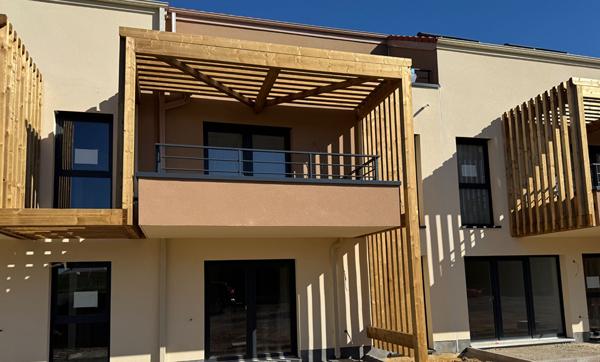 T3 flambant neuf avec sa terrasse de 10m² + 2 parkings extérieurs
