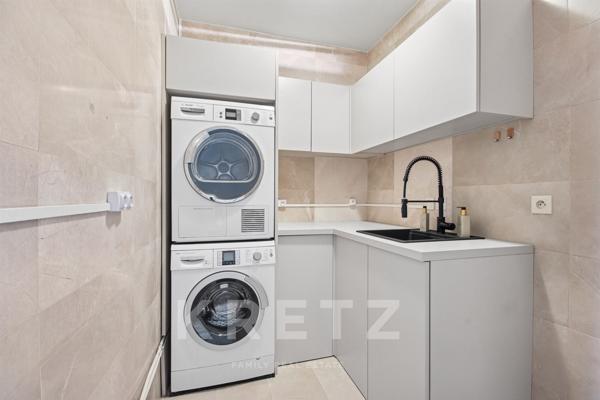 Duplex dernier étage avec terrasse, vue Tour Eiffel et La Défense.