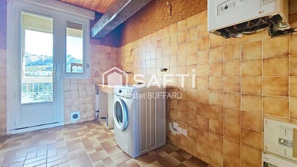 MARSEILLE 10? – FF4 AVEC VUE VÉLODROME & NOTRE-DAME, À RÉNOVER