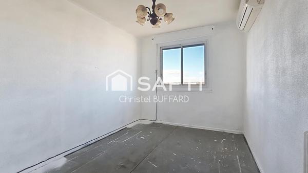 MARSEILLE 10? – FF4 AVEC VUE VÉLODROME & NOTRE-DAME, À RÉNOVER