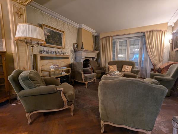 À vendre à Morlaix : Maison de caractère avec local commercial ! Proximité immédiate de l'hôpital