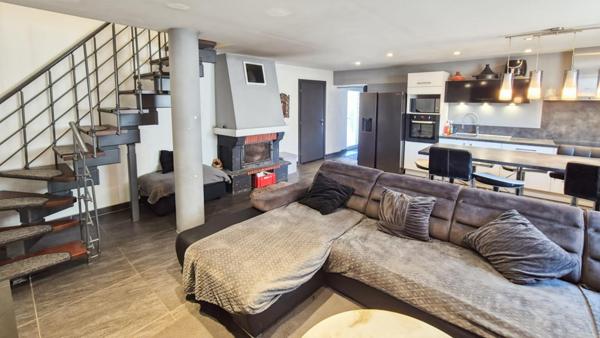 À vendre  Appartement triplex  136m2 au sol autonome énergétiquement à Oberhoffen-sur-Moder, au coeur du village