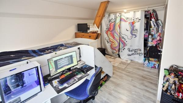 À vendre  Appartement triplex  136m2 au sol autonome énergétiquement à Oberhoffen-sur-Moder, au coeur du village