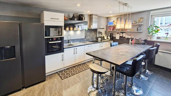 À vendre  Appartement triplex  136m2 au sol autonome énergétiquement à Oberhoffen-sur-Moder, au coeur du village