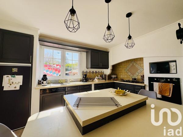 Maison 4 pièces de 142 m² à Médis (17600)