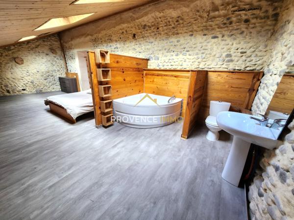Oraison (04700) EXCLUSIVITE ORAISON !!! DUPLEX de 170 m2 avec grand garage de 75 m2 et local à louer
