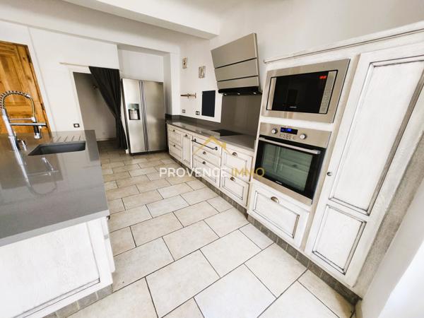 Oraison (04700) EXCLUSIVITE ORAISON !!! DUPLEX de 170 m2 avec grand garage de 75 m2 et local à louer