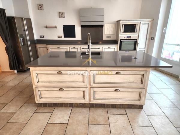 Oraison (04700) EXCLUSIVITE ORAISON !!! DUPLEX de 170 m2 avec grand garage de 75 m2 et local à louer